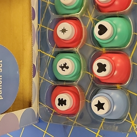 Creative Works 10 piece Punch Set New In Box - Picture 2 of 3